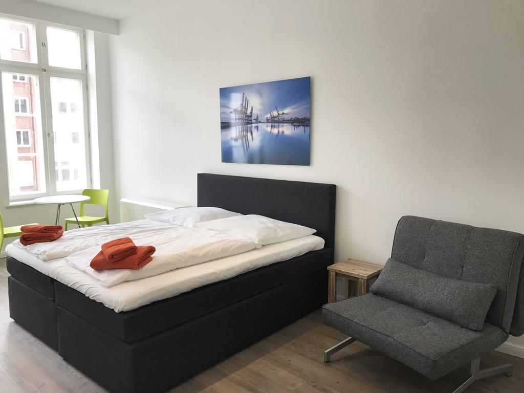 Gästezimmer An Der Elbphilharmonie Contactless Check In Apartment Hamburg